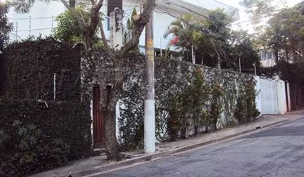 Sobrado de 1000m² com 4 quartos em Jardim São Bento