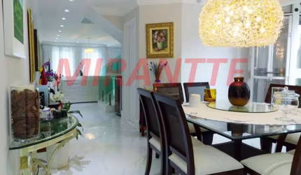 Sobrado de 229m² com 3 quartos em Santana