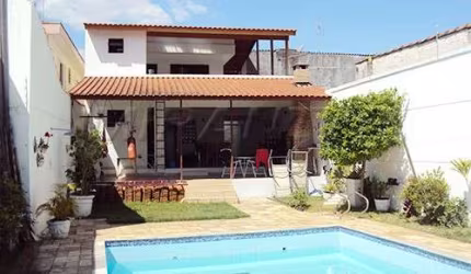 Sobrado de 300m² com 4 quartos em Santa Terezinha
