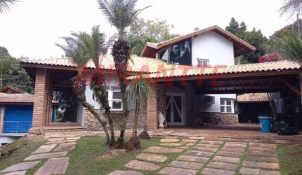 Sobrado de 560m² com 4 quartos em Jardim Samambaia - Mairiporã