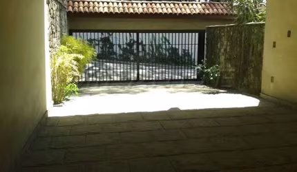 Sobrado de 156m² com 5 quartos em Tremembe