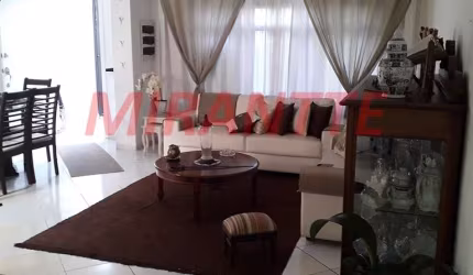 Sobrado de 210m² com 3 quartos em Santana