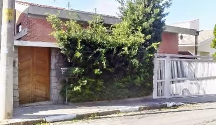 Sobrado de 795m² com 4 quartos em Jardim São Bento