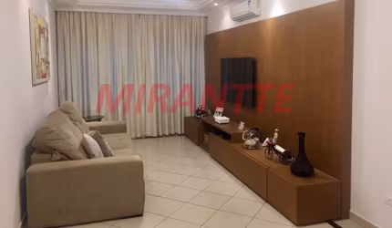 Sobrado de 308m² com 3 quartos em Santa Terezinha