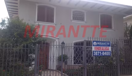 Sobrado de 475m² com 4 quartos em Jardim São Bento