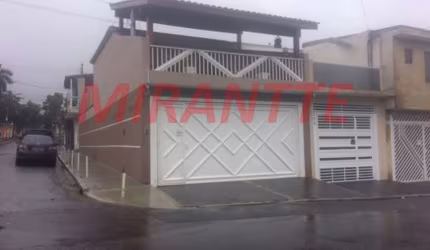 Sobrado de 108m² com 3 quartos em Horto Florestal