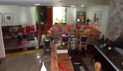 Sobrado de 740m² com 4 quartos em Jardim Bibi