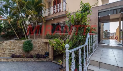 Sobrado de 210m² com 3 quartos em Parada Inglesa