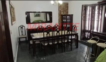 Sobrado de 230m² com 4 quartos em Vila Palmeira