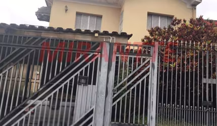 Sobrado de 170m² com 4 quartos em Santa Terezinha