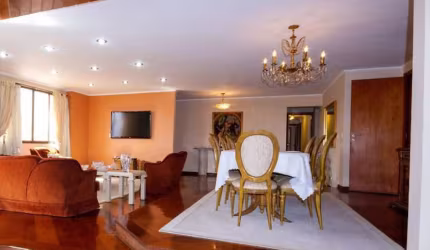 Apartamento de 272m² com 4 quartos em Água Fria