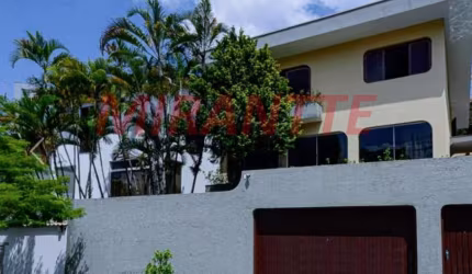 Sobrado de 459m² com 4 quartos em Jardim São Bento