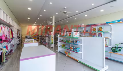 Comercial de 290m² em Jaçana