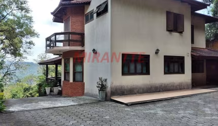 Sobrado de 300m² com 3 quartos em Serra Da Cantareira