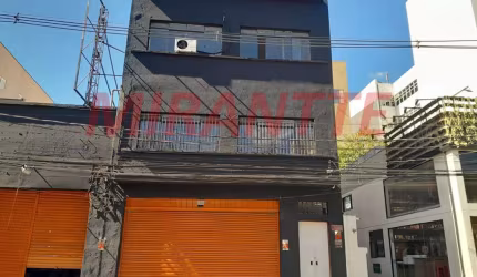 Comercial de 1196m² em Luz