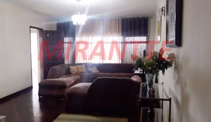 Sobrado de 176m² com 3 quartos em Vila Nivi
