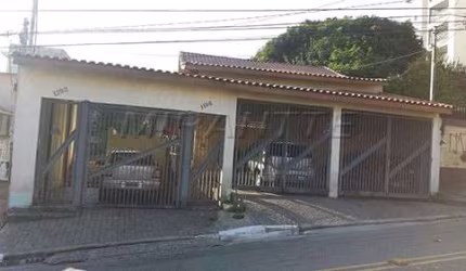 Terreno de 648m² com 2 quartos em Chora Menino