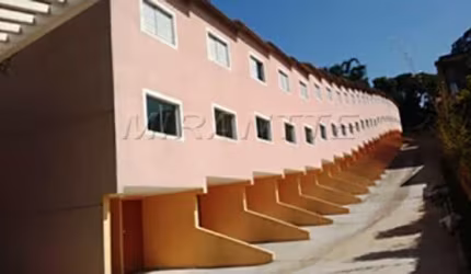 Cond. fechado de 65m² com 2 quartos em Jaraguá