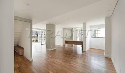 Apartamento de 200m² com 3 quartos em Itaim Bibi