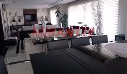 Apartamento de 355m² com 4 quartos em Jardim Analia Franco