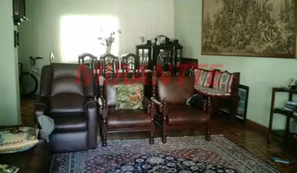 Sobrado de 185m² com 4 quartos em Vila Mazzei