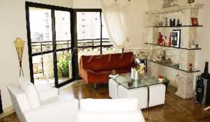 Apartamento de 247m² com 4 quartos em Lapa
