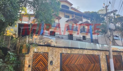 Sobrado de 1200m² com 4 quartos em Centro - Mairiporã