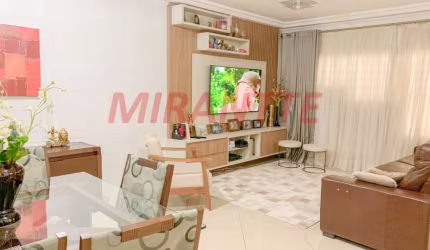 Sobrado de 326m² com 3 quartos em Santa Terezinha