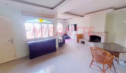 Sobrado de 364m² com 4 quartos em Santana