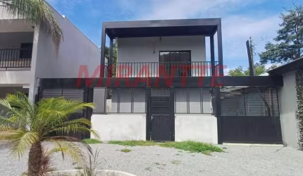 Sobrado de 294m² com 2 quartos em Sítio Barrocada