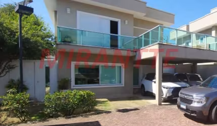 Sobrado de 274m² com 4 quartos em Tremembe