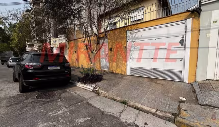 Sobrado de 256m² com 4 quartos em Santana