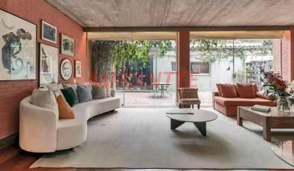 Sobrado de 345m² com 4 quartos em Alto de Pinheiros