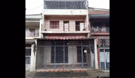 Sobrado de 200m² com 7 quartos em Furnas