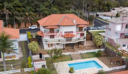 Sobrado de 502m² com 5 quartos em Loteamento Portal da Colina