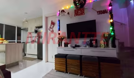 Cond. fechado de 65m² com 2 quartos em Vila Nivi