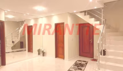 Sobrado de 300m² com 4 quartos em Jardim Guapíra