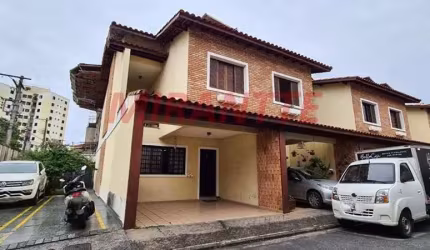 Cond. fechado de 150m² com 3 quartos em Vila Mariza Mazzei
