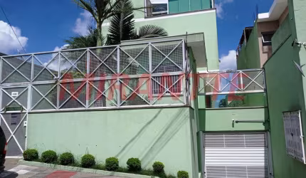 Cond. fechado de 163m² com 3 quartos em Casa Verde Alta
