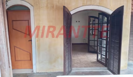 Sobrado de 184m² com 3 quartos em Vila Guaca