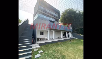 Cond. fechado de 560m² com 4 quartos em Condomínio Vale das Águas