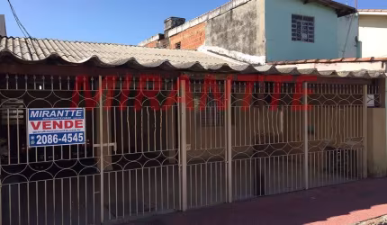 Casa terrea com 2 quartos em Vila Galvão