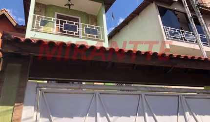 Sobrado de 207m² com 3 quartos em Jardim Flor da Montanha