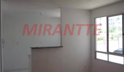Apartamento de 45m² com 2 quartos em Água Chata