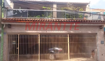 Sobrado de 160m² com 4 quartos em Jardim Aliança