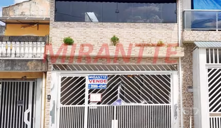 Sobrado de 1994m² com 3 quartos em Jardim Valéria