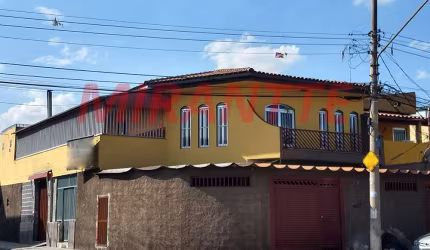 Sobrado de 350m² com 3 quartos em Vila Barros