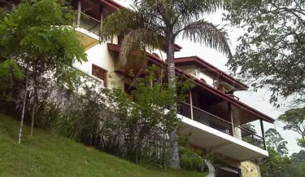 Sobrado de 557m² com 4 quartos em Serra da Cantareira
