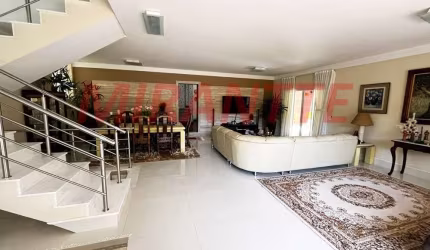 Sobrado de 870m² com 4 quartos em Serra Da Cantareira
