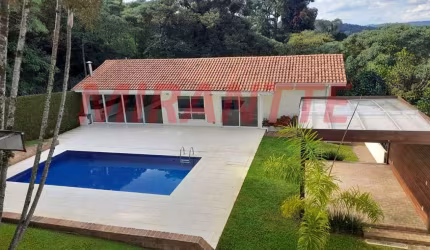 Sobrado de 300m² com 3 quartos em Serra Da Cantareira
